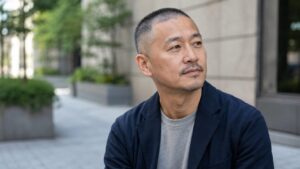 40代薄毛でも清潔感のあるおしゃれ坊主に整えた男性